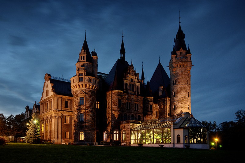 Schloss Moszna 2 Zamek Moszna nocą